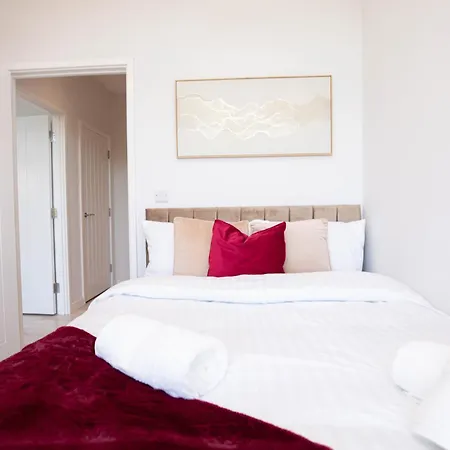 Apartment Dock Waterfront Gem, Sleeps 6 With Free Parking *